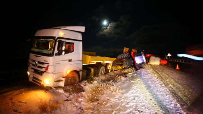 Nevşehir'de buzlanma kazaları: 7 yaralı